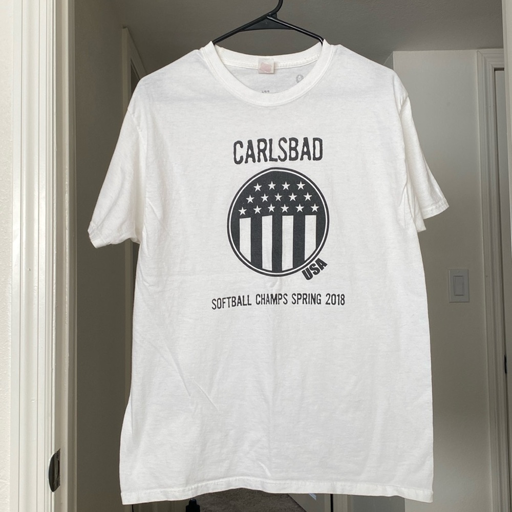 ⚾️ Carlsbad California Softball Tee Large